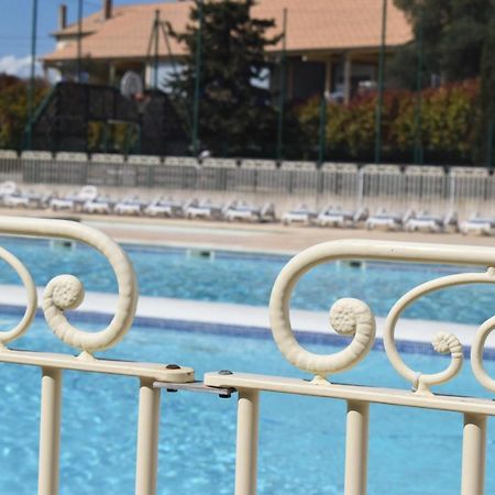 Appartement de charme climatisé avec piscine à la plage pour 4 personnes La Londe-les-Maures Extérieur photo