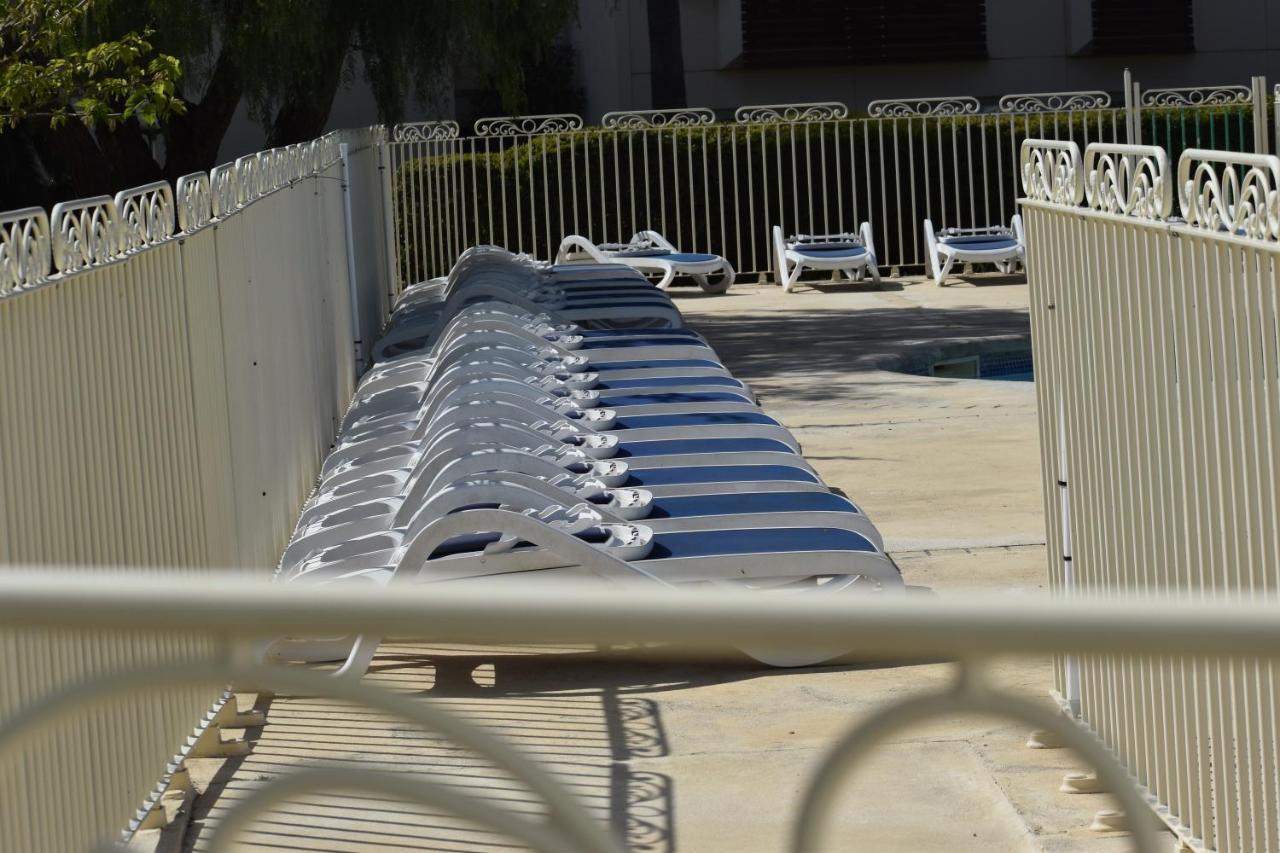 Appartement de charme climatisé avec piscine à la plage pour 4 personnes La Londe-les-Maures Extérieur photo