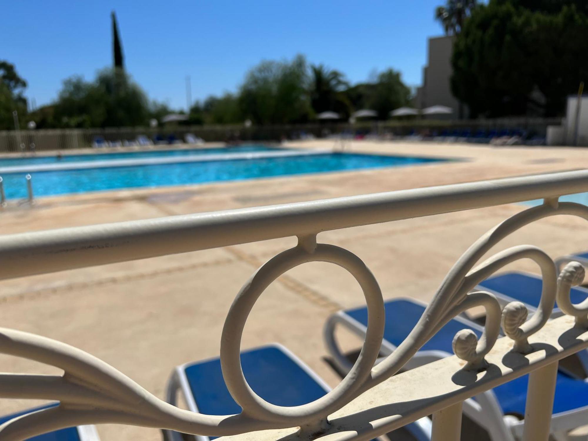 Appartement de charme climatisé avec piscine à la plage pour 4 personnes La Londe-les-Maures Extérieur photo